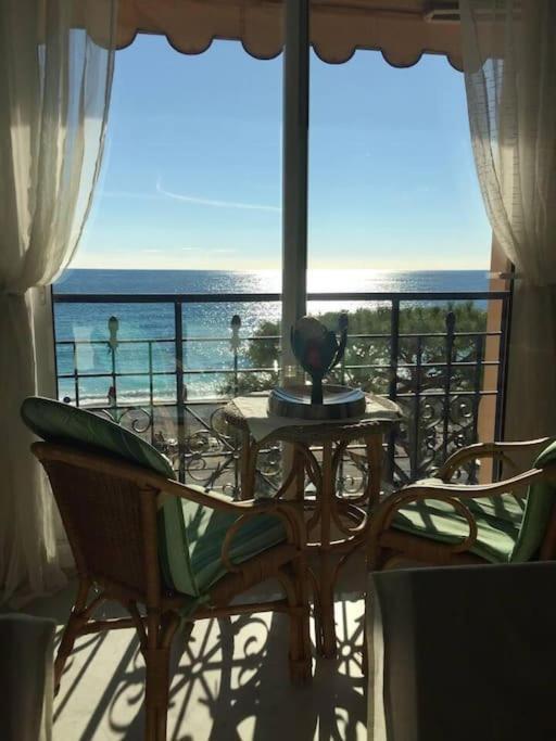 Victoria Bilocale Centro Citta E Vista Mare Apartment ม็องตง ภายนอก รูปภาพ