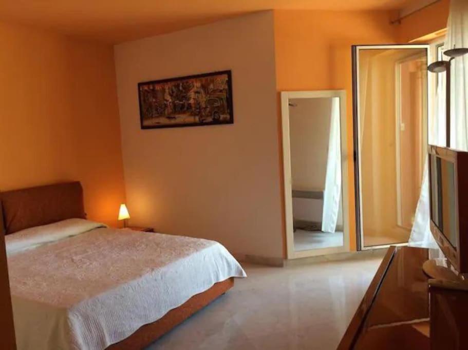 Victoria Bilocale Centro Citta E Vista Mare Apartment ม็องตง ภายนอก รูปภาพ